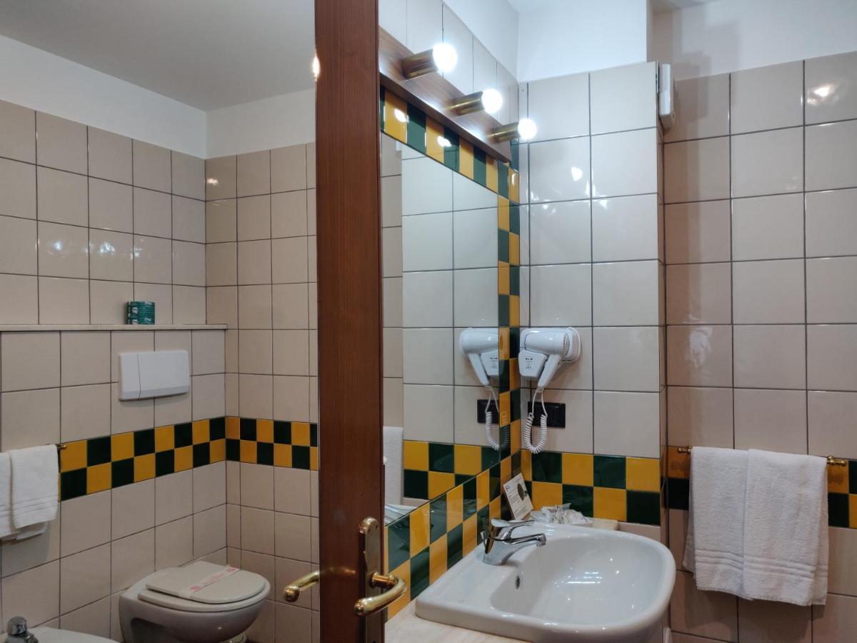 Hotel Capracotta Luaran gambar